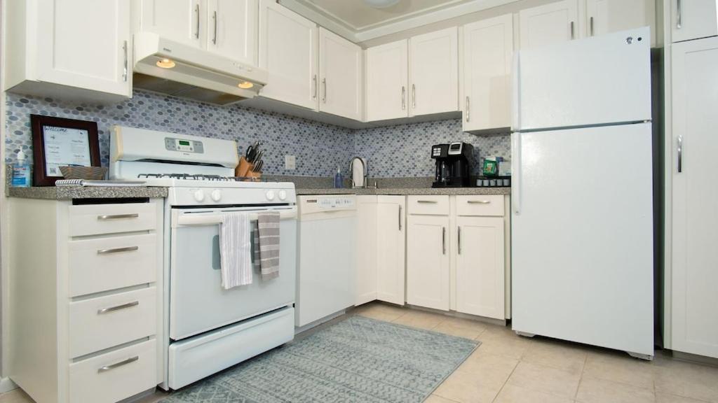 Molokai Island Retreat With Beautiful Ocean Views And Pool - Newly Remodeled! Διαμέρισμα Ualapue Εξωτερικό φωτογραφία