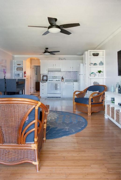 Molokai Island Retreat With Beautiful Ocean Views And Pool - Newly Remodeled! Διαμέρισμα Ualapue Εξωτερικό φωτογραφία