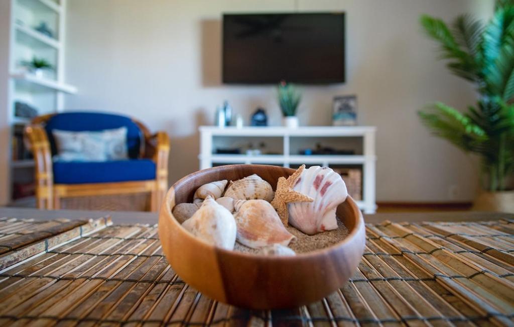 Molokai Island Retreat With Beautiful Ocean Views And Pool - Newly Remodeled! Διαμέρισμα Ualapue Εξωτερικό φωτογραφία