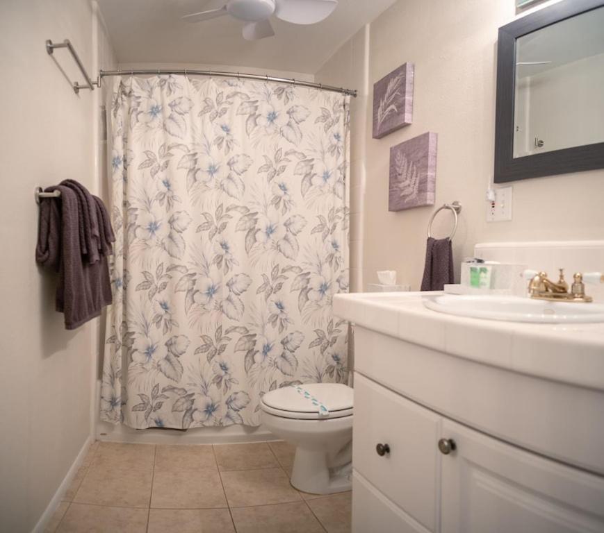 Molokai Island Retreat With Beautiful Ocean Views And Pool - Newly Remodeled! Διαμέρισμα Ualapue Εξωτερικό φωτογραφία